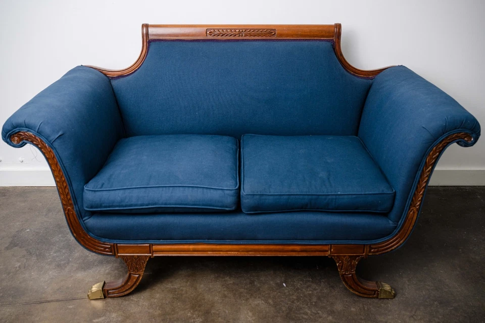 Duncan Phyfe Antiguo LoveSeat Madera Caoba Profesional. Restaurado con tela personalizada Foto 1 de 4