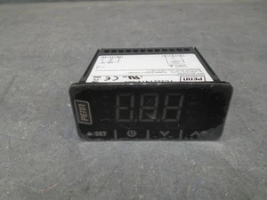 Penn TC3221N7V-000 Temperature Controller NEW - Picture 1 of 3