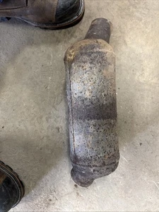 genuine oem catalytic converter - Picture 1 of 4