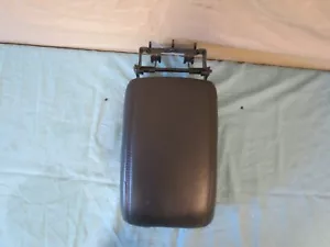 ✅ 10-16 Cadillac SRX FRONT Arm Elbow Pad Rest Center Cushion Armrest BLACK OEM - Foto 1 di 10