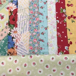 Matsuyama Atsuko YUWA 30's Lace Strawberry Fabric Various Sizes - Picture 1 of 3