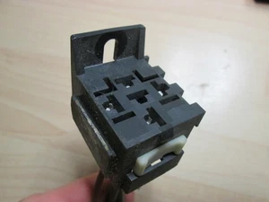 Heavy Duty Relay Socket for Standard 4-/5-Prong Automotive Relay 10AWG #M225C - Picture 1 of 10