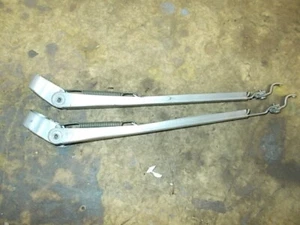 VINTAGE, 8 "1/2" WIPER ARMS, ORIGINAL, N-610 E - Imagen 1 de 2