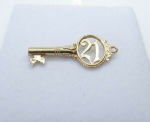 9ct Gold Charm 21st Key Vintage Dangle Traditional Gift Box.