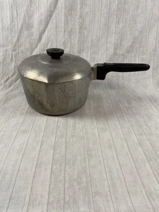 Wagner Ware Magnalite Vintage 3 Quart Saucepan Double Spout & Lid 4683P Sidney - Picture 1 of 10