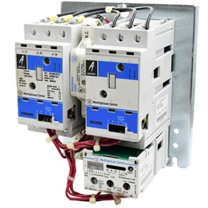 W210M1CFCY7 Eaton/Cutler Hammer NEMA 1 120V Horizontal-Reverse Starter  -SA - Picture 1 of 2