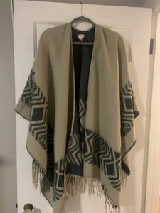 Free People Soft Poncho Fringe Boho Kimono Border Aztec Blue Beige Tassels - Picture 1 of 5