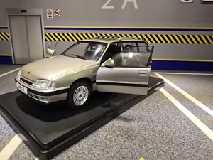 Vauxhall Carlton Opel Omega Estate 1991 1:24 Diecast Scale Model A2 Caravan - Picture 1 of 8