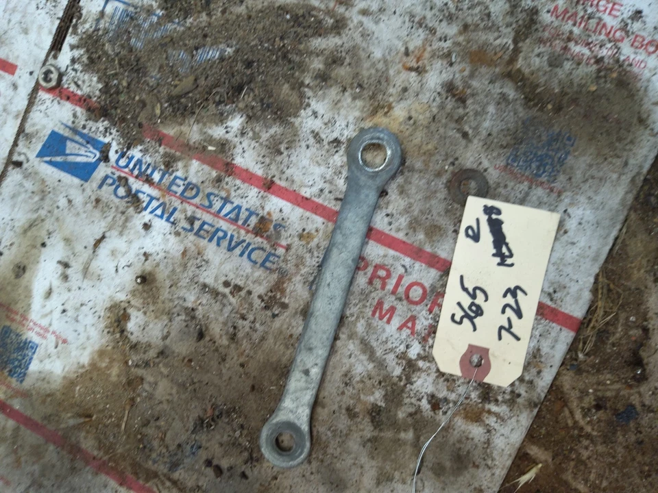 1966 Honda S65  rear brake brace   R Foto 1 de 1