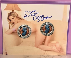 Cory Chase Spicy Kneeling On Sofa signed Autogramm 8x10 - Bild 1 von 1
