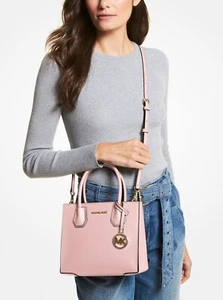 Nuevo con etiquetas Bolso bandolera Michael Kors Mercer mediano de cuero guijarros rosa - Imagen 1 de 3