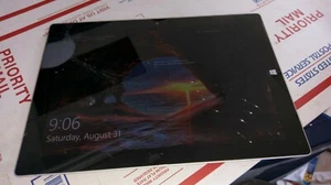 Microsoft Surface 3 1645 - 64GB, 2GB Ram(Cracked Screen) - Picture 1 of 6