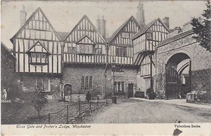 ENGLAND PORTERS LODGE WINCHESTER POSTCARD - Picture 1 of 1
