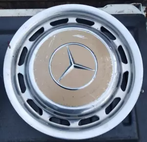Vintage Mercedes Beige And Silver Hub Cap 1970's 1980's - Picture 1 of 3