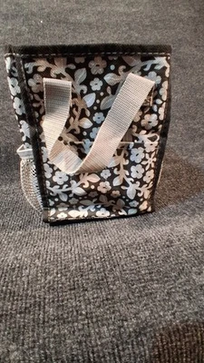 Bolso Organizador Thirty One Pequeño Cubo 6”x8”x4” Flores Grises sobre Negro Foto 1 de 4