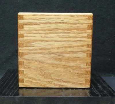 Funda caja pañuelo madera hecha a mano roble rojo Foto 1 de 4