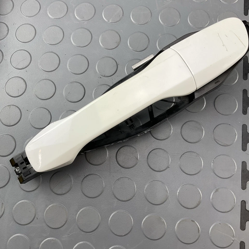 2007-2014 Volvo XC90 OEM Left Rear Exterior Door Handle - Image 1 of 4