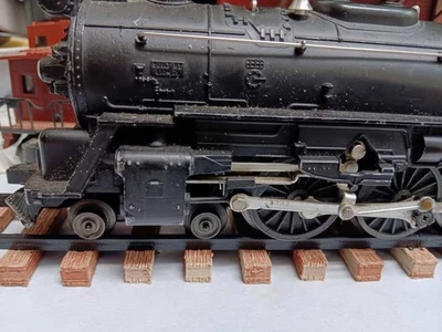 O Gauge Display Track – 8-Piece Static Rail Set (56") – Black Rail + "Wood" ties - Image 1 of 4