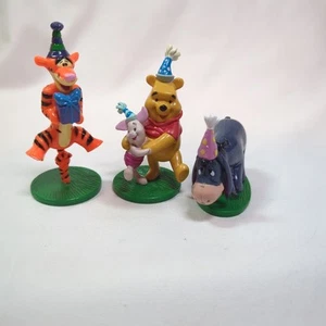 Topper per torte Decopac Disney Winnie the Pooh Tigre Eeyore Maialino Compleanno PVC - Foto 1 di 12