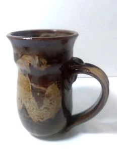 Vintage Art Pottery Coffee Cup Mug Pinched Drip Glaze Style Brown Gold Signed - Picture 1 of 10