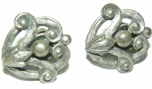 Pot Metal John Lauritzen style 3d Floral Leaf Screw On Earrings - Picture 1 of 3