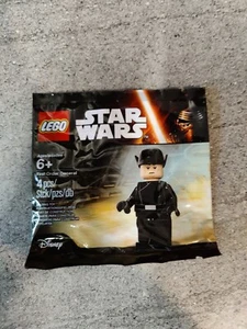 Lego Star Wars First Order General (Admiral) Minifigure sw0715 5004406 BNIB - Picture 1 of 1
