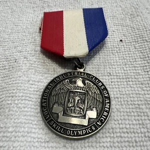 BADGE MEDAL VINTAGE VICA VOCATIONAL CLUBS OF AMERICA RWB RIBBON. Lot 43 - Picture 1 of 6