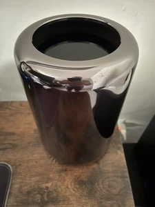 2013 Mac Pro 12-Core 2,7ghz Xeon E5 512SSD 64gb DDR3 RAM 2xD700 6gb - Bild 1 von 12