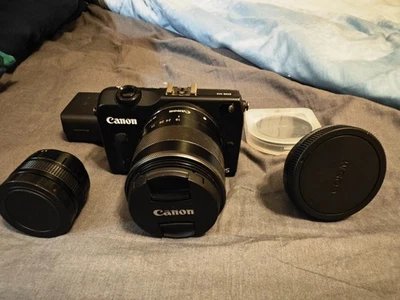 Cámara Canon EOS M2 18,0 MP (lente EF-M 18-55 mm + Fujian 50 mm f/1,4 + 23 mm F1,8) Foto 1 de 4