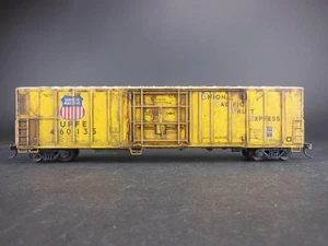 HO SCALE CUSTOM WEATHRED UPFE 460135 UNION PACIFIC MECHANICAL REEFER - Picture 1 of 6