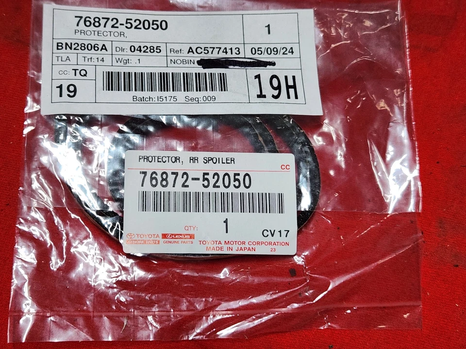 Junta de alerón Toyota Prius C 7687252050 (trasera) 2014-19 REVISAR # 4 COCHE Foto 1 de 1