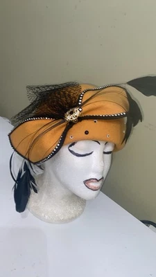 Elegante vestido vintage/sombrero de iglesia de Bellini Foto 1 de 4