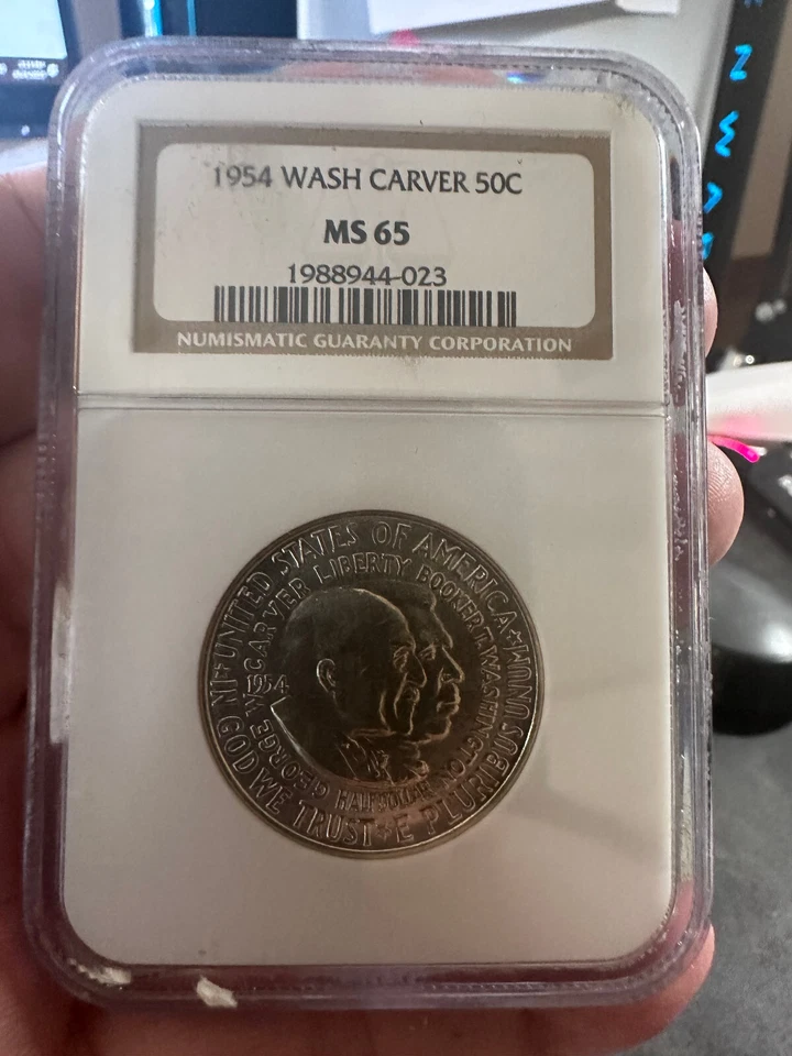 1954 P Washington-Carver Silver Half . NGC MS65! Only 12,006 Minted ! Lot  #897 - Image 1 of 4