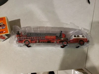 CORGI 51801 LIONEL CITY Diecast AMERICAN LA FRANCE AERIAL LADDER TRUCK- New 1996 - Image 1 of 3