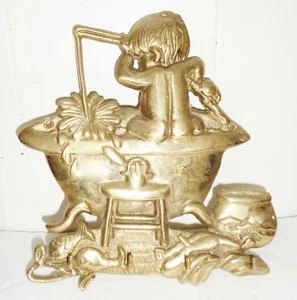 VINTAGE ART NOUVEAU OTTONE MASSICCIO STATUINA ANELLO DA PARETE SUPPORTO BAGNO RAGAZZO DESIGN NR - Foto 1 di 6