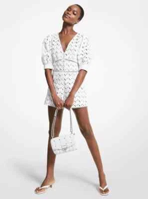 Nuevo mameluco de cáñamo Michael Kors blanco con cuello en V ojales florales talla 2, $295  Foto 1 de 4