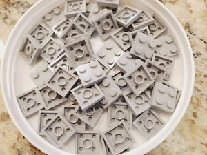 50x - Light Bluish Gray Plate 2 x 2 (3022) new - Picture 1 of 1
