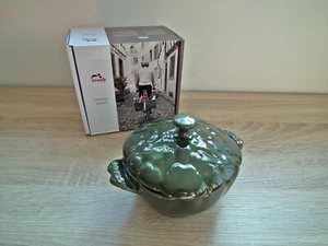 Staub Keramik Mini Cocotte Artischocke 13 cm rund 0,45 l Backofenfest Backform - Bild 1 von 5