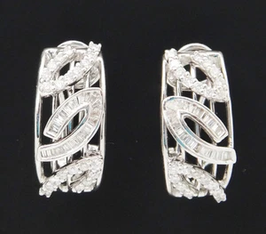 18k White Gold 0.96 TCW  Diamonds Wide Huggie Latch Earrings - Imagen 1 de 5