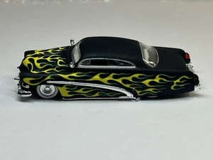 1:64 Hot Wheels Edición Limitada 1951 51 Mercury Negro con Llamas Leyendas - Imagen 1 de 7