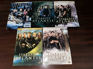 Stargate Atlantis: Die komplette Serie Staffeln 1-5 auf DVD - Bild 1 von 2