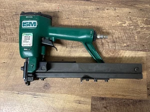 Grapadora para techos ISM MODELO MENOR 38 5/8” -1 1/2” GRAPADORA CORONA ANCHA 16GA - Imagen 1 de 8