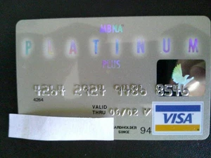 VINTAGE *MBNA PLATIN PLUS VISA* SELTENE, ABGELAUFENE KREDITKARTE.  ABGELAUFEN 6/02! - Bild 1 von 2