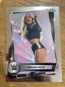 Tarjeta de lucha libre 2025 Topps cromada WWE Wrestling #18 ADRIANA RIZZO NXT - Imagen 1 de 2