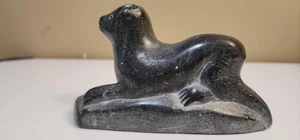 Vintage Inuit Speckstein Seelöwe Schnitzerei Skulptur signiert ISAH PAPPY - Bild 1 von 13