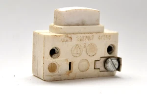 Einbau Fuß- / Druckschalter v. SBR mit Rot / Grün Anzeige, 4 A / 250 V, DDR, NOS - Picture 1 of 12