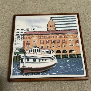 Waipu Tile Studio gerahmte handbemalte Fliese Neuseeland Auckland Fährgebäude - Bild 1 von 6