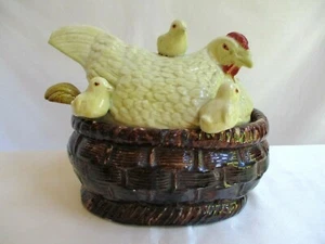 Vintage Hen On Basket With Chicks Tureen With Ladle Caldas Da Rainha Portugal - Picture 1 of 12