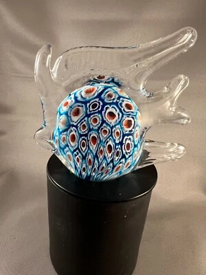 Pisapapeles estilo Murano soplado a mano vidrio artístico millefiore pez azul tropical, 4" Foto 1 de 4