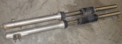 1981 Honda XR250R XR250 XR 250 R Bicicleta Suja Tubos de Garfo Frontal Suspensão 81 - Imagem 1 de 4